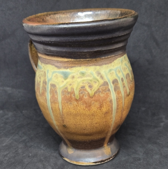 Studio Pottery Drip Glaze Thumb Grip Handle Footed Mug Cup Signed - Picture 9 of 15